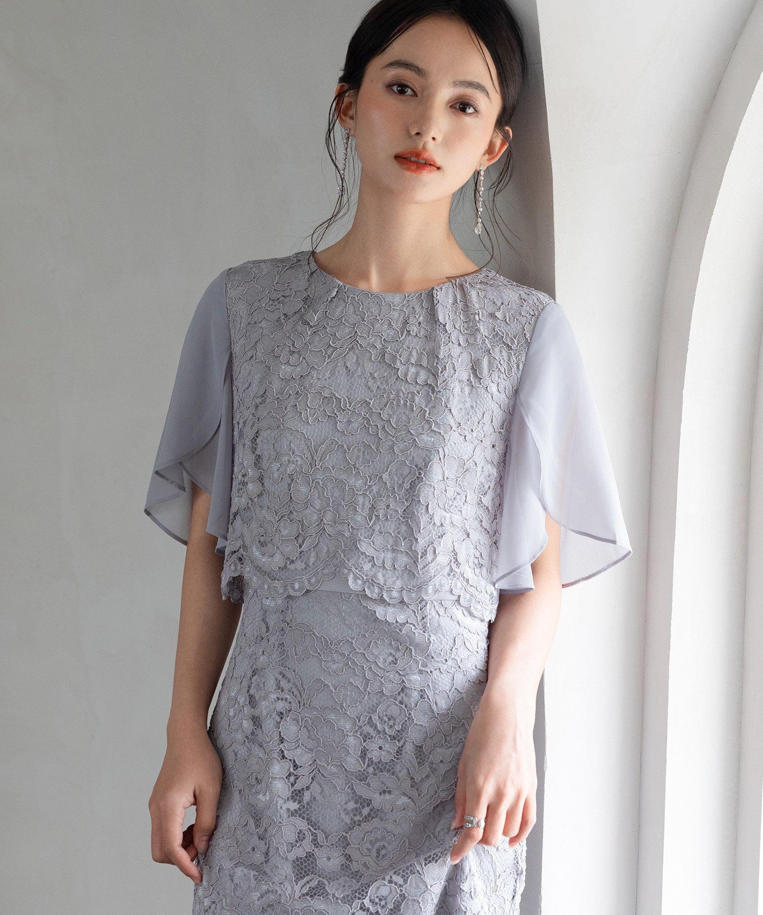 結婚式・お呼ばれ対応セットアップ風デザインフリルスリーブレースパーティドレスcy88190