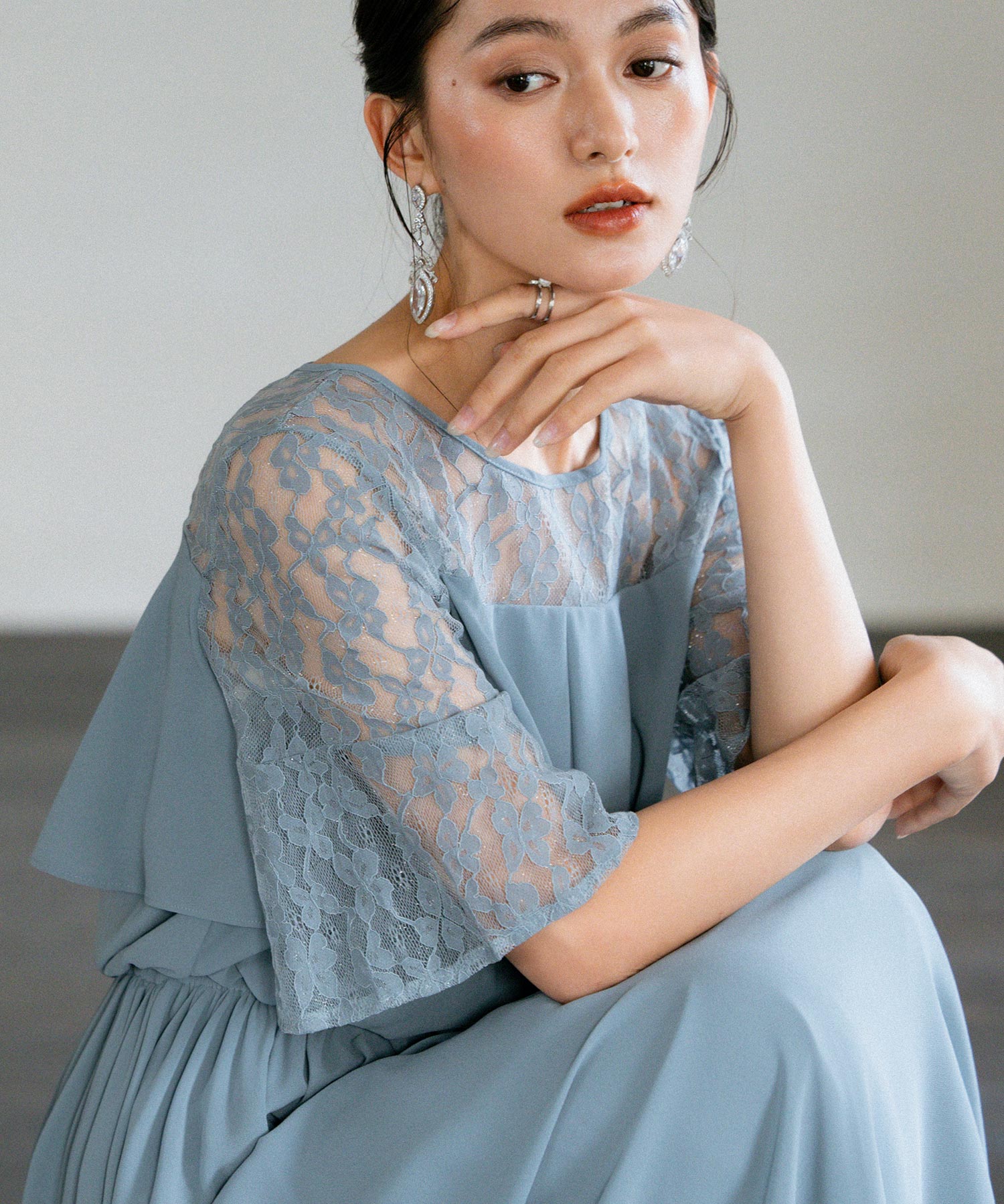 胸元フリルのレースドレス・結婚式ワンピース・お呼ばれパーティードレスcy88202