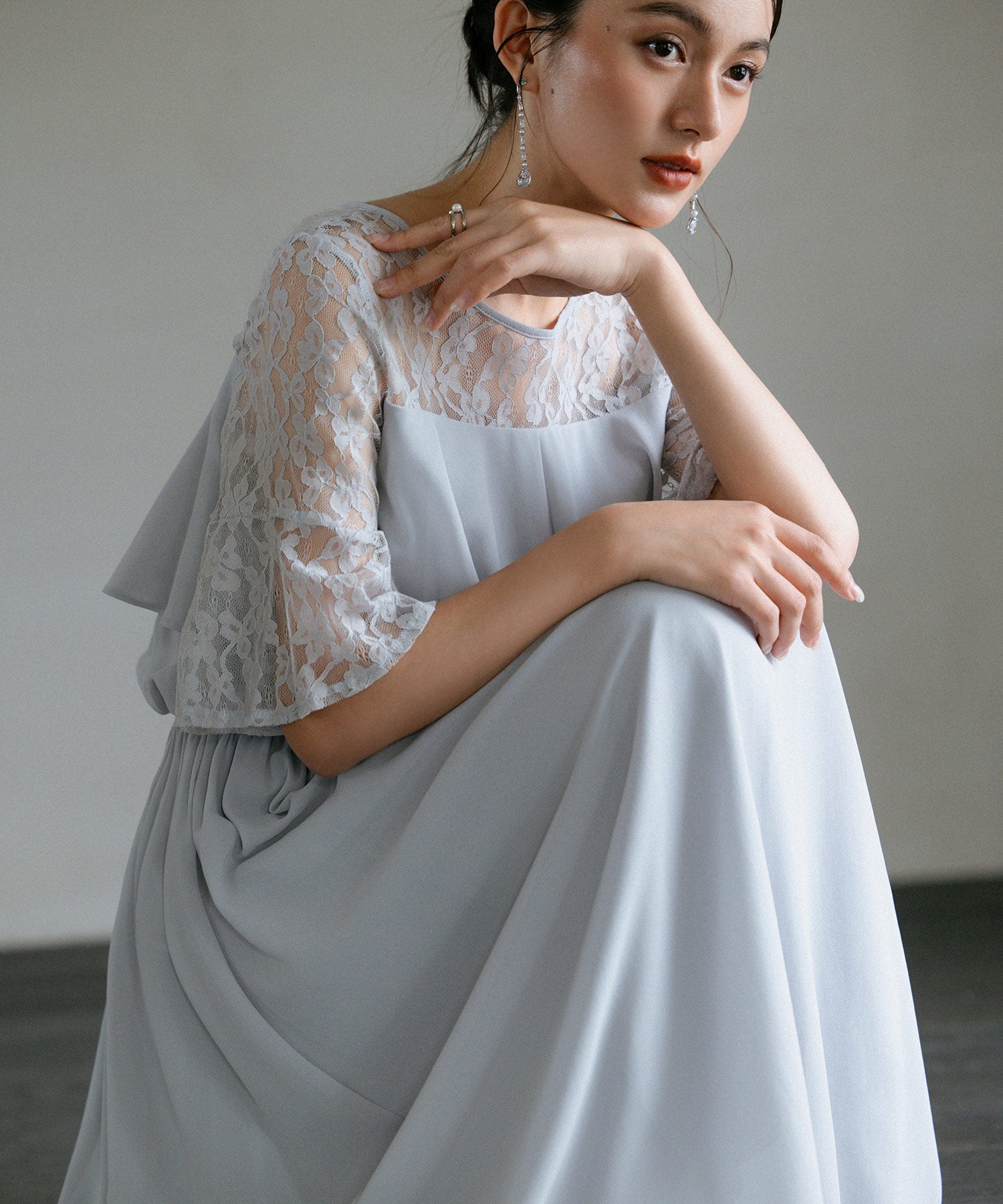 胸元フリルのレースドレス・結婚式ワンピース・お呼ばれパーティードレスcy88202