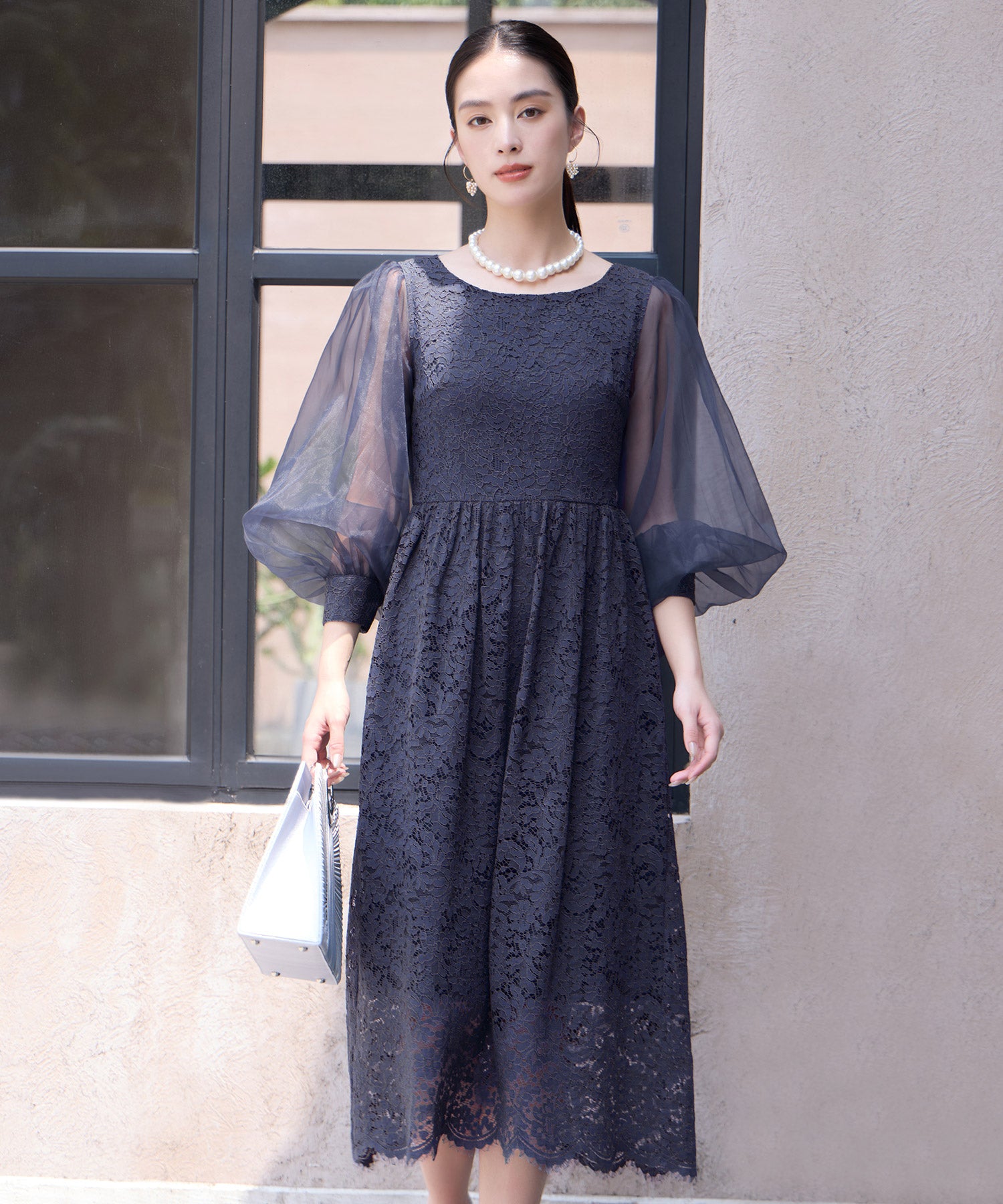 レースとシアー素材を切り替えた大人ドレスワンピースcy88620 チャコールグレー