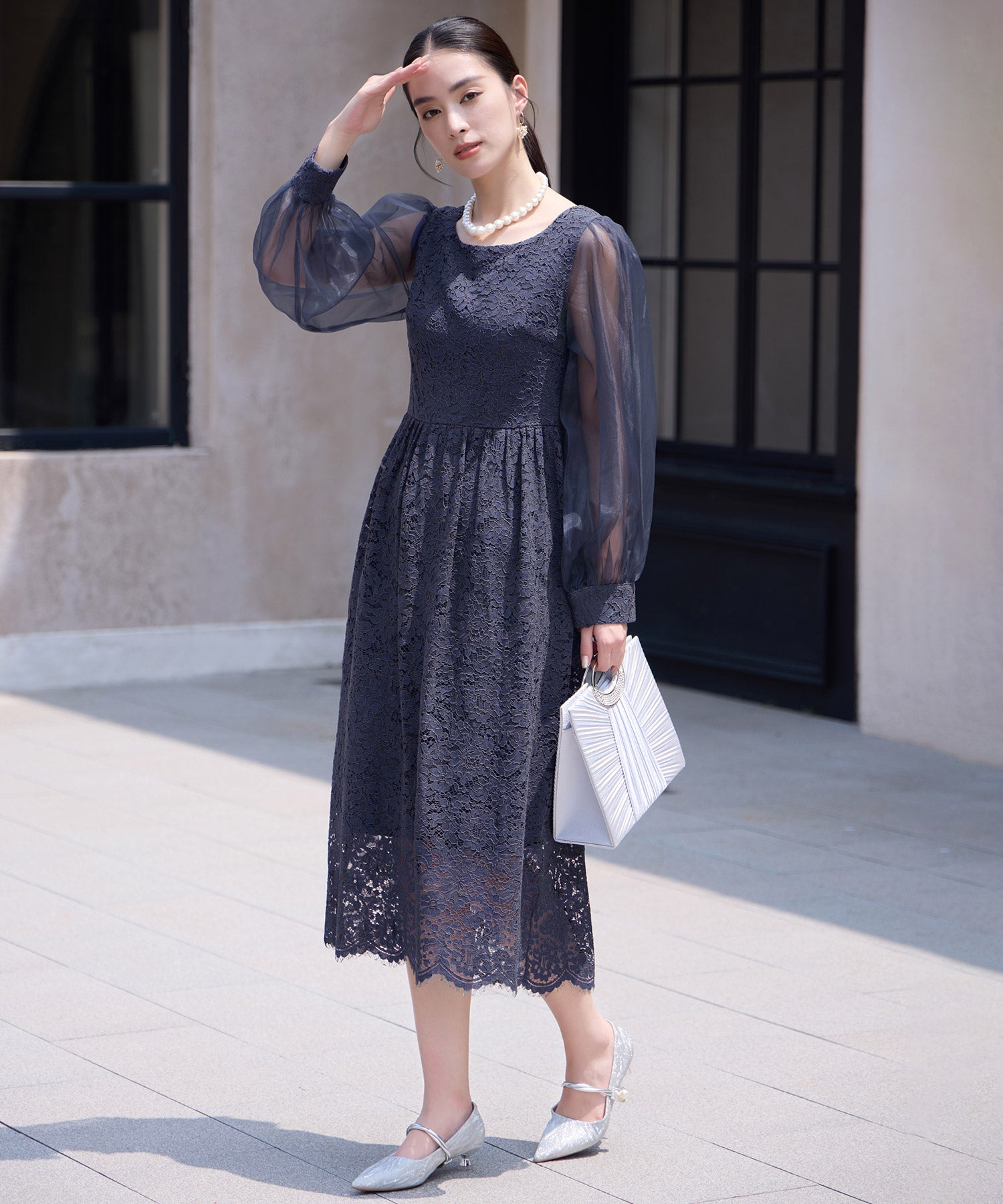 レースとシアー素材を切り替えた大人ドレスワンピースcy88620 チャコールグレー