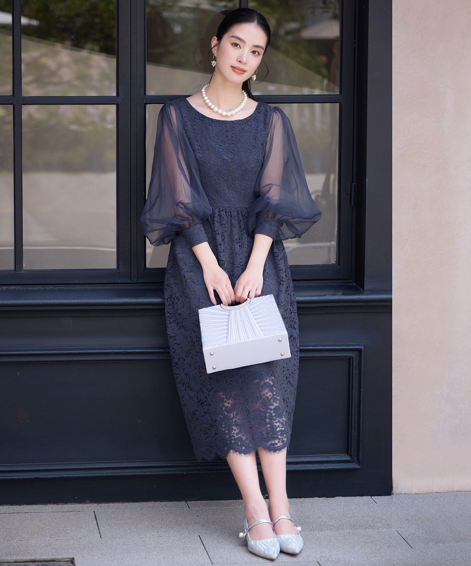 レースとシアー素材を切り替えた大人ドレスワンピースcy88620 チャコールグレー