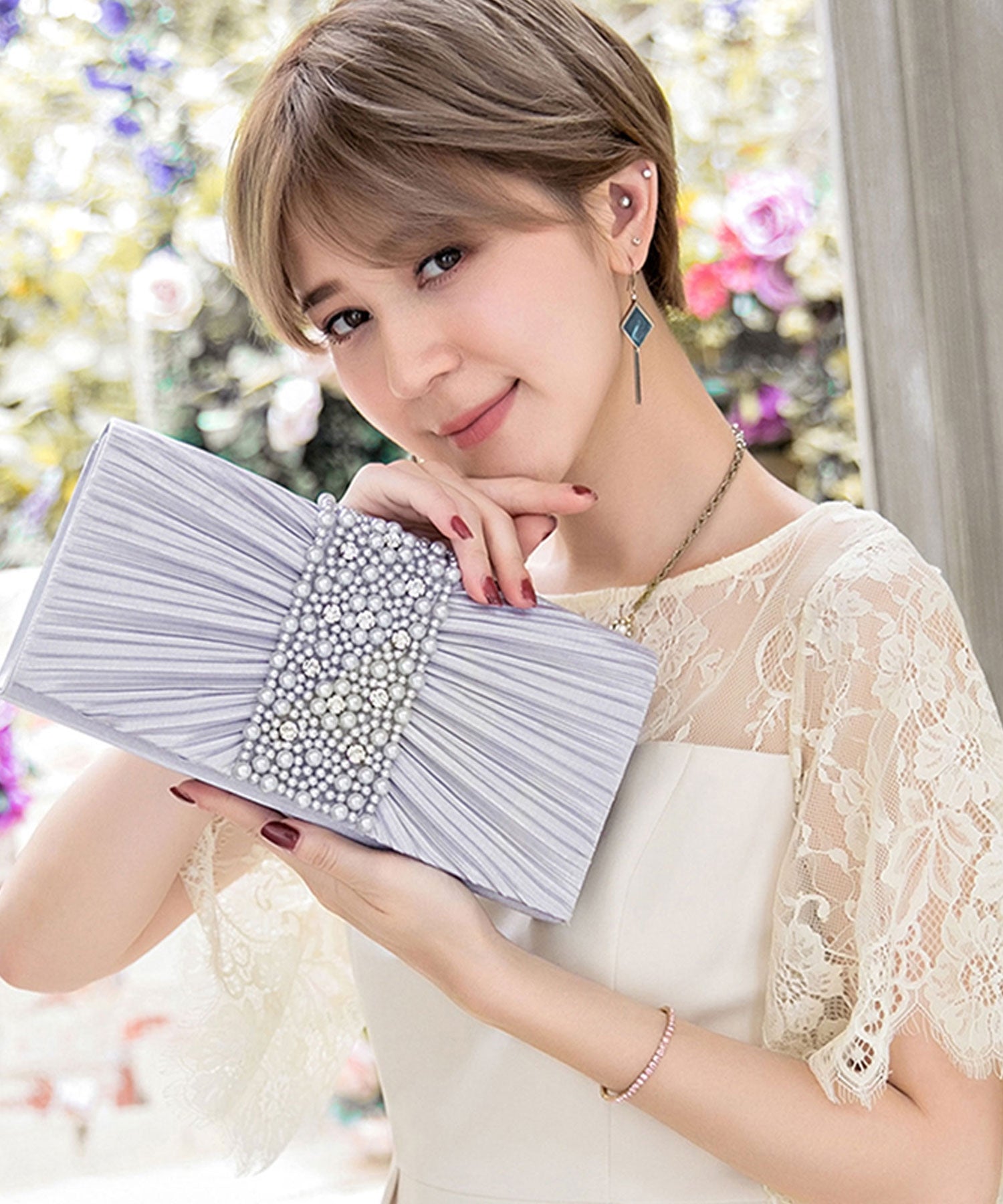【結婚式・お呼ばれに使えるパーティーバッグ】パールビジューラディアルサテンプリーツクラッチバッグcyb5509