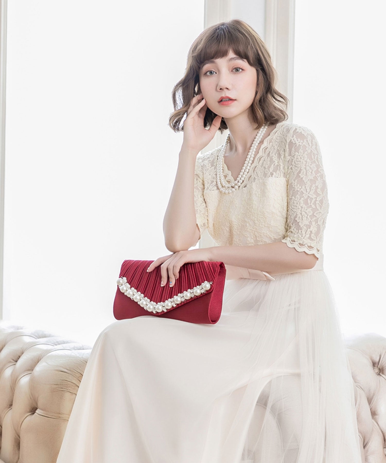 【結婚式・お呼ばれに使えるパーティーバッグ】パールビジューラディアルサテンプリーツクラッチバッグcyb5516