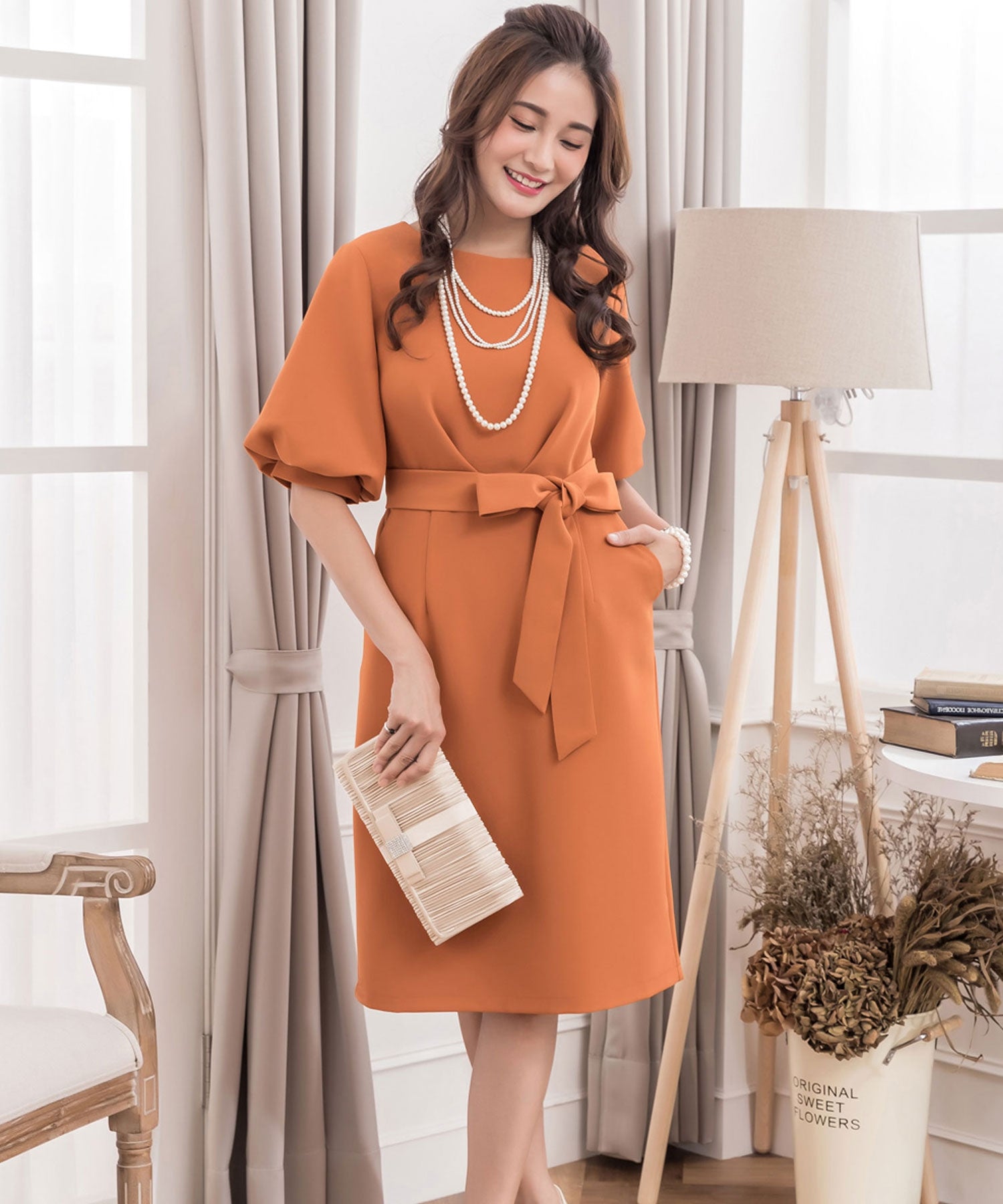 【結婚式・お呼ばれに使えるパーティーバッグ】ビジューラディアルサテンプリーツクラッチバッグcyb5528