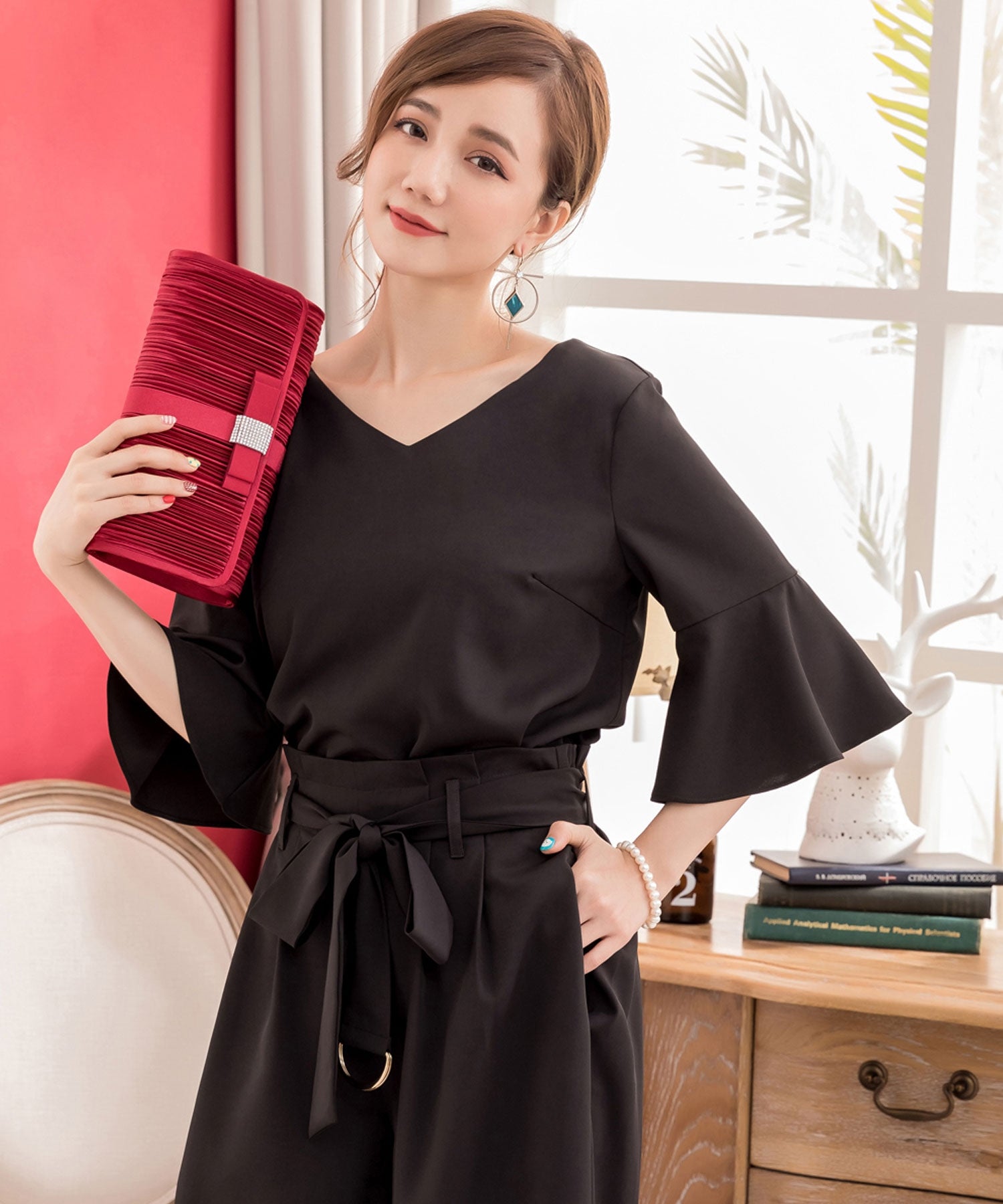 【結婚式・お呼ばれに使えるパーティーバッグ】ビジューラディアルサテンプリーツクラッチバッグcyb5528