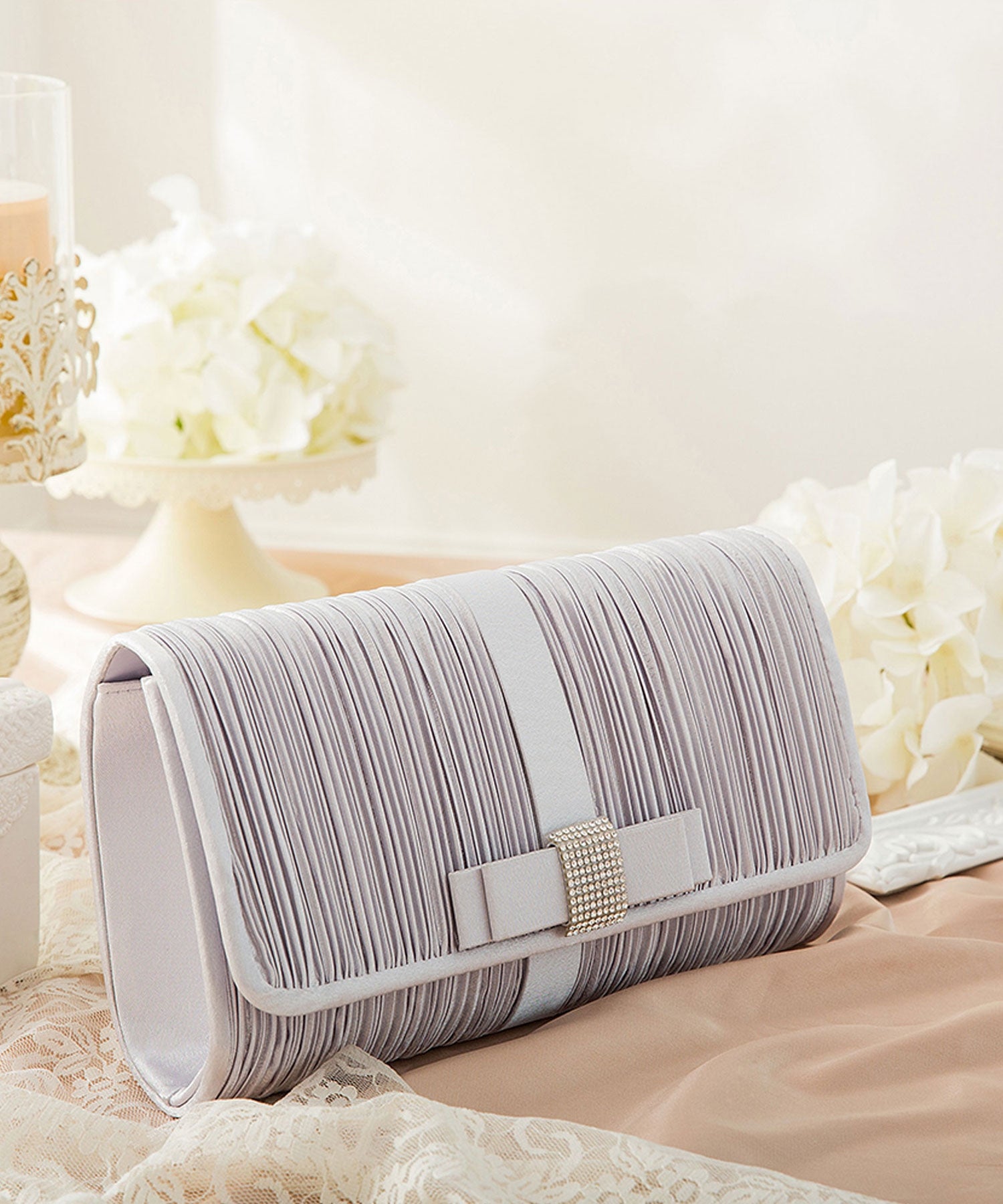 【結婚式・お呼ばれに使えるパーティーバッグ】ビジューラディアルサテンプリーツクラッチバッグcyb5528