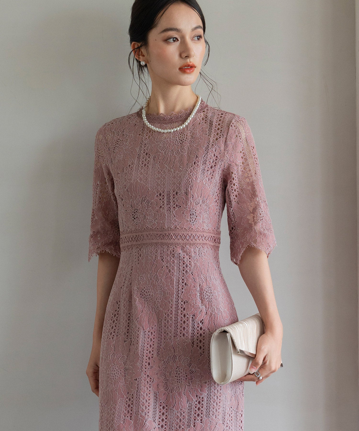 【結婚式・お呼ばれに使えるパーティーバッグ】ビジューラディアルサテンプリーツクラッチバッグcyb5531