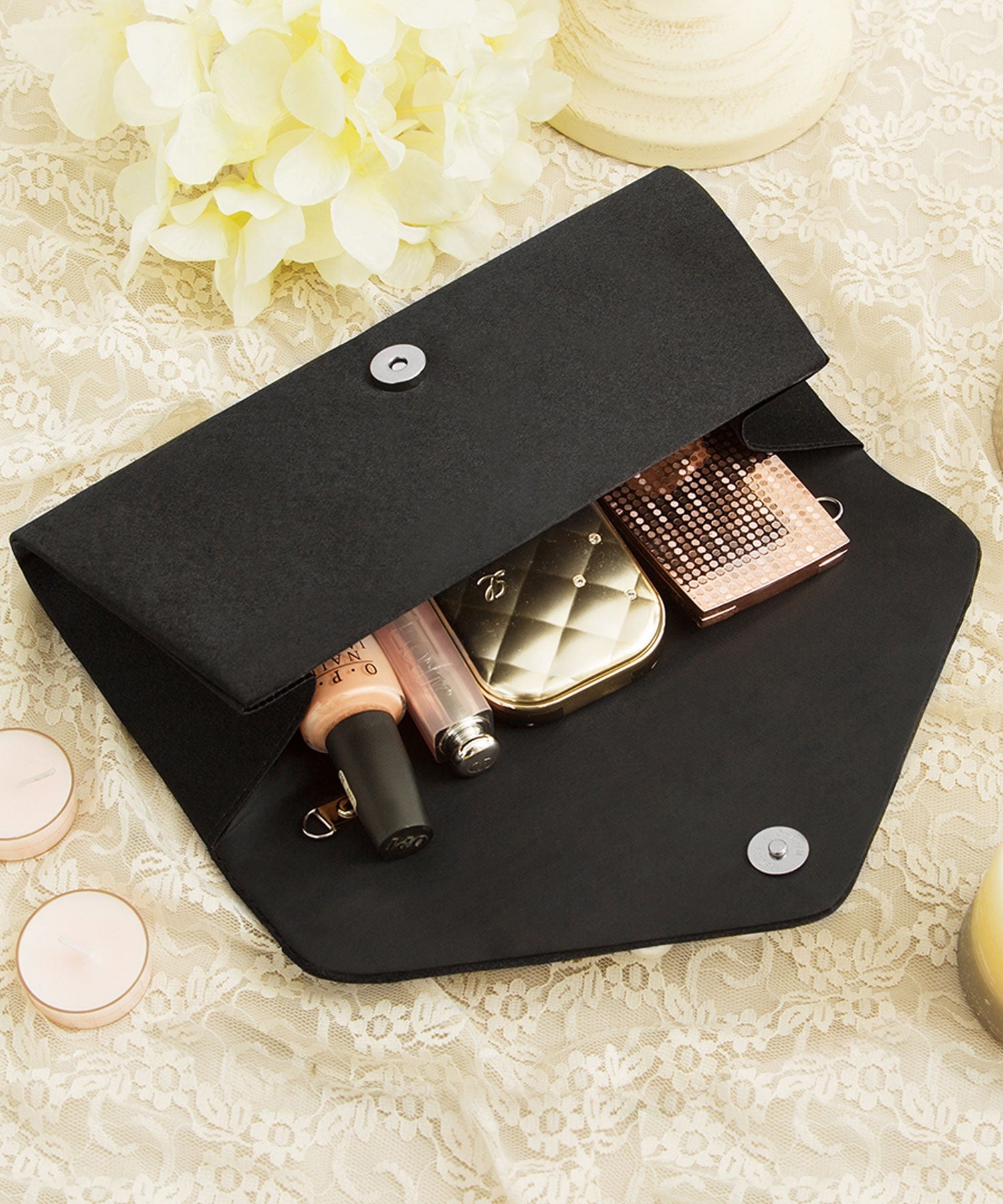 【結婚式・お呼ばれ対応パーティーバッグ】プリーツパールビジューレター型クラッチバッグcyb5532