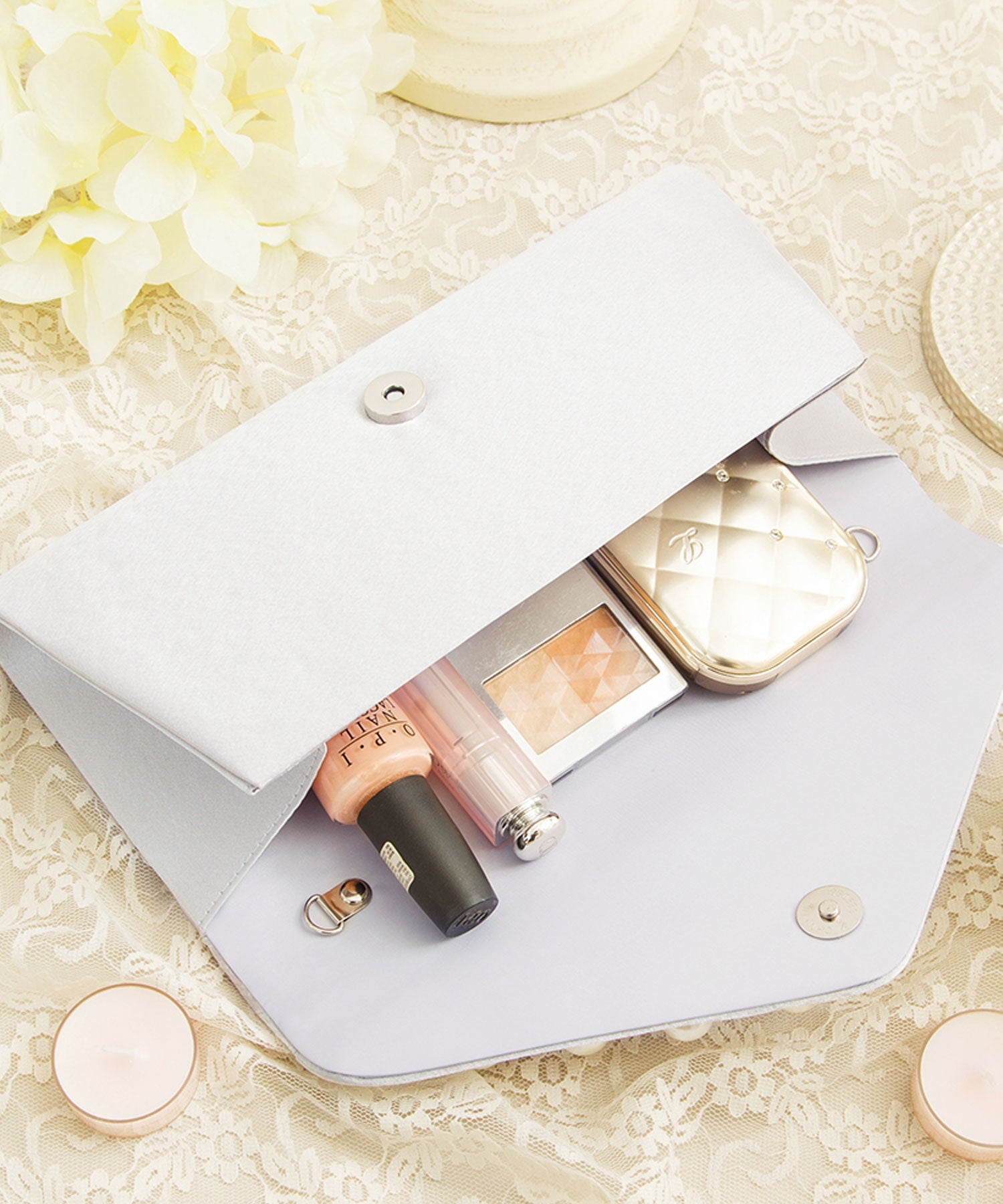 【結婚式・お呼ばれ対応パーティーバッグ】プリーツパールビジューレター型クラッチバッグcyb5532