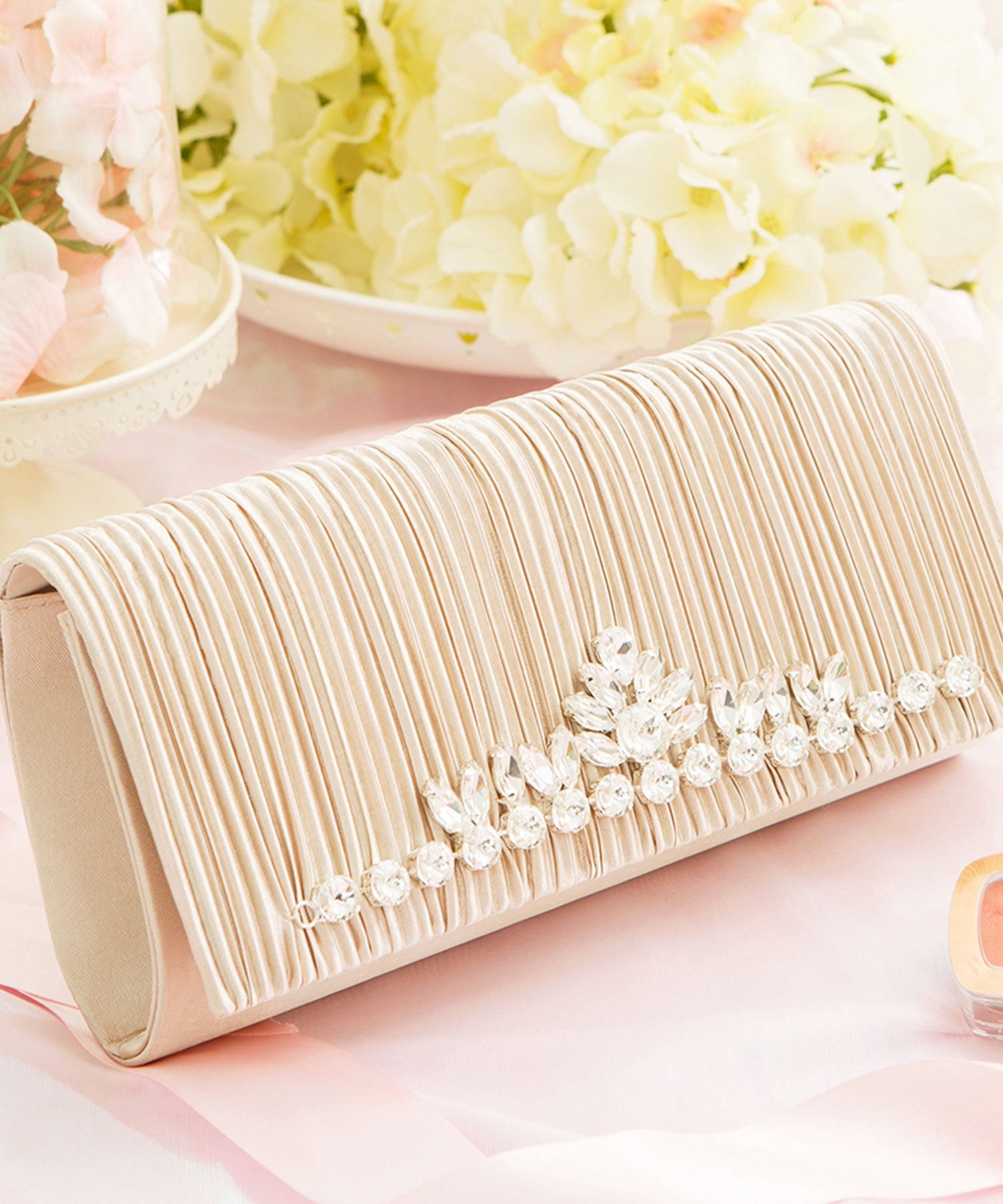 【結婚式・お呼ばれに使えるパーティーバッグ】ビジューラディアルサテンクラッチバッグcyb5561