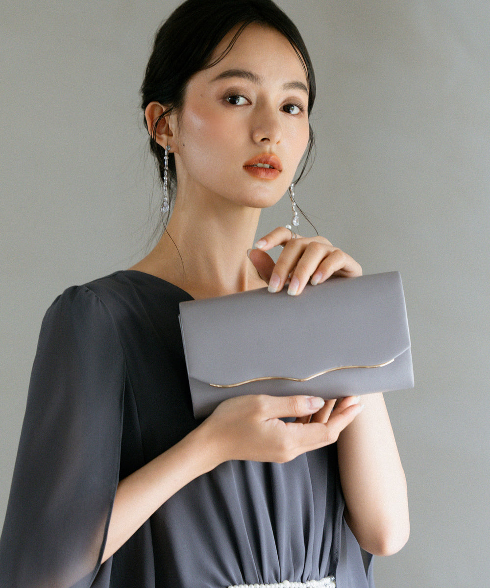 フェラガモ 未使用 グレー パーティーバッグ ウォレット ショルダー 結婚式 クラッチ＆ショルダー パーティーバッグ 結婚式 お呼ばれ オケージョン