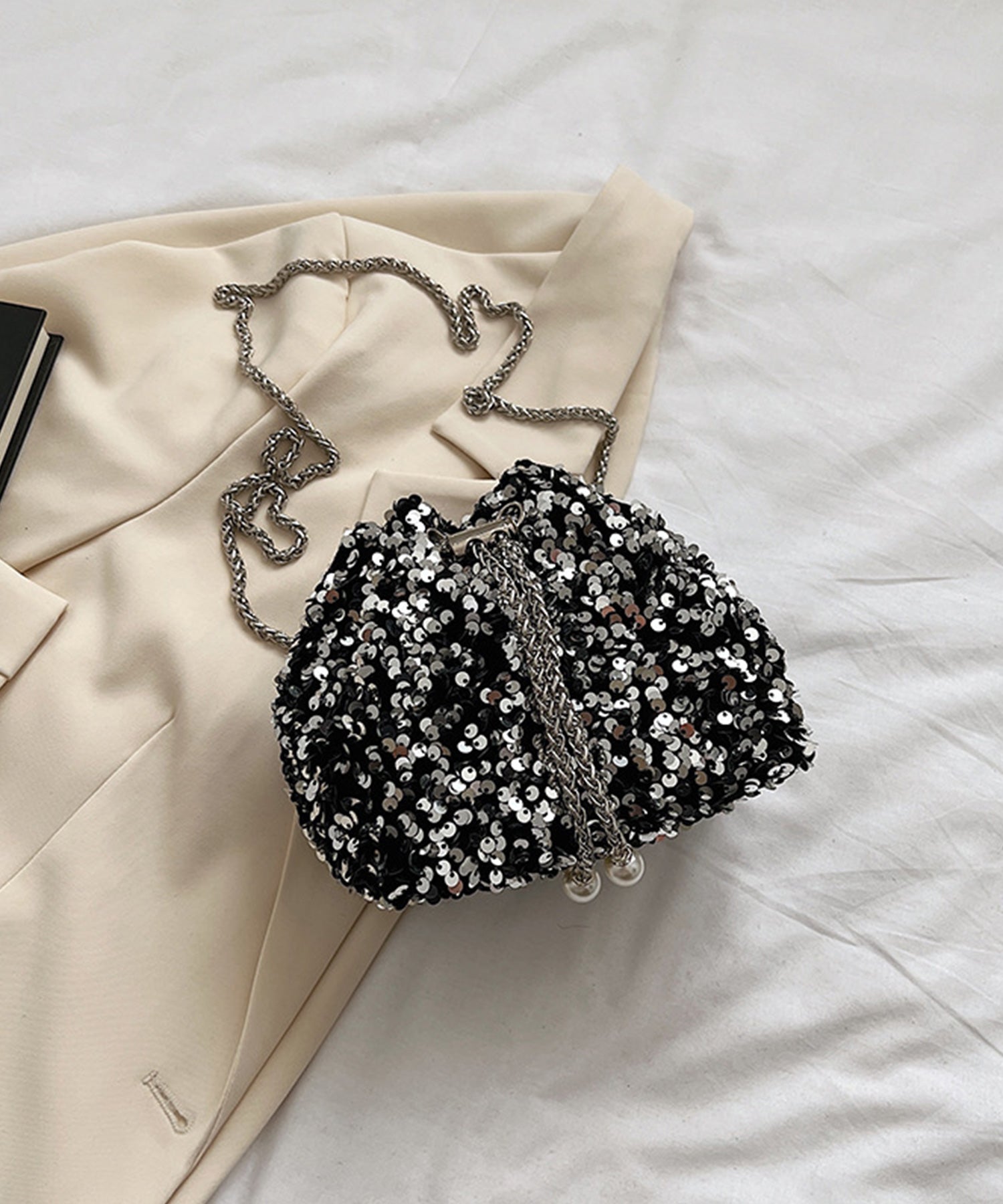 スパンコール×チェーンが映える巾着バッグdsb0014 シルバー