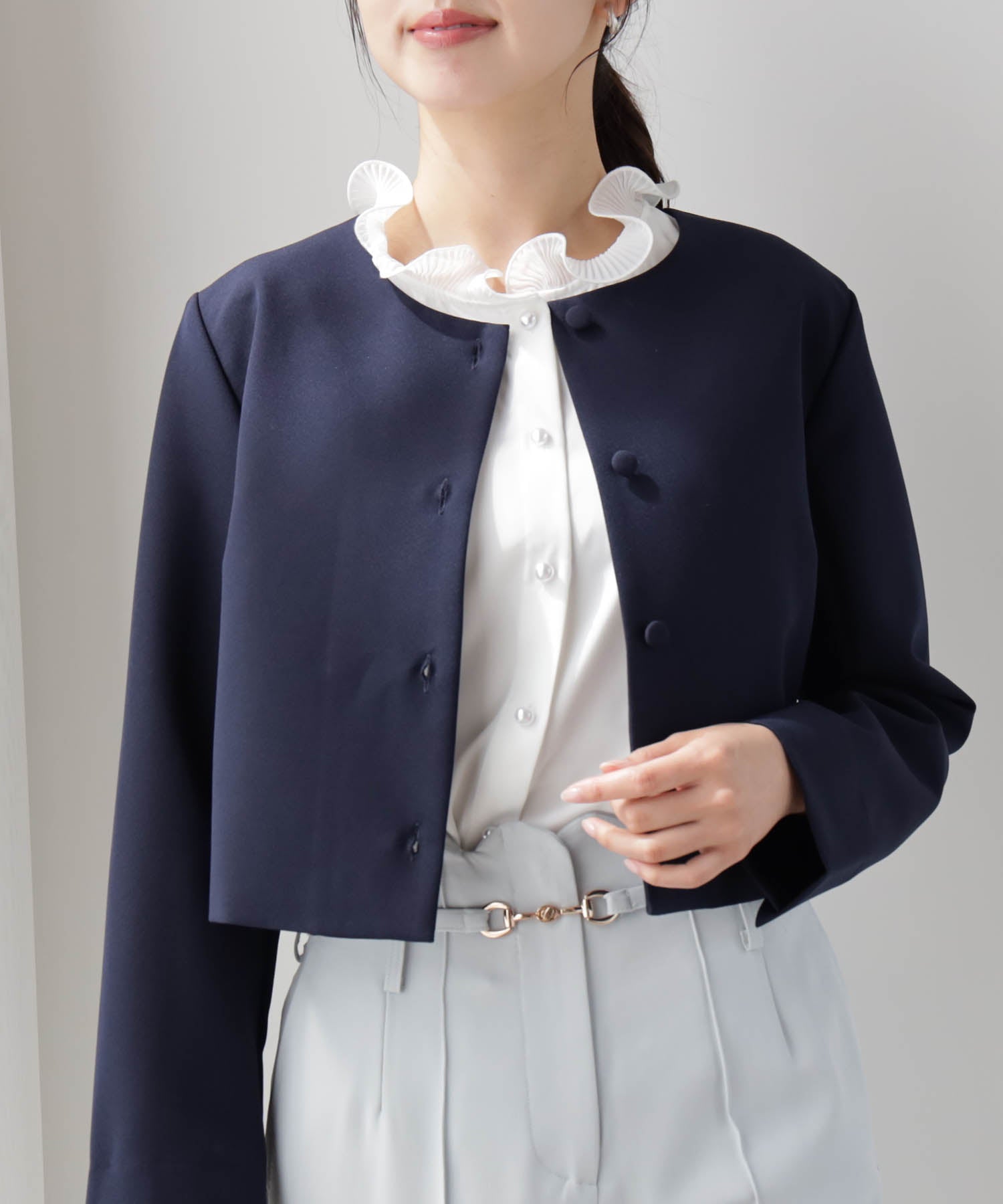 喪服にも使えるノーカラージャケット
dsy0140 ネイビー