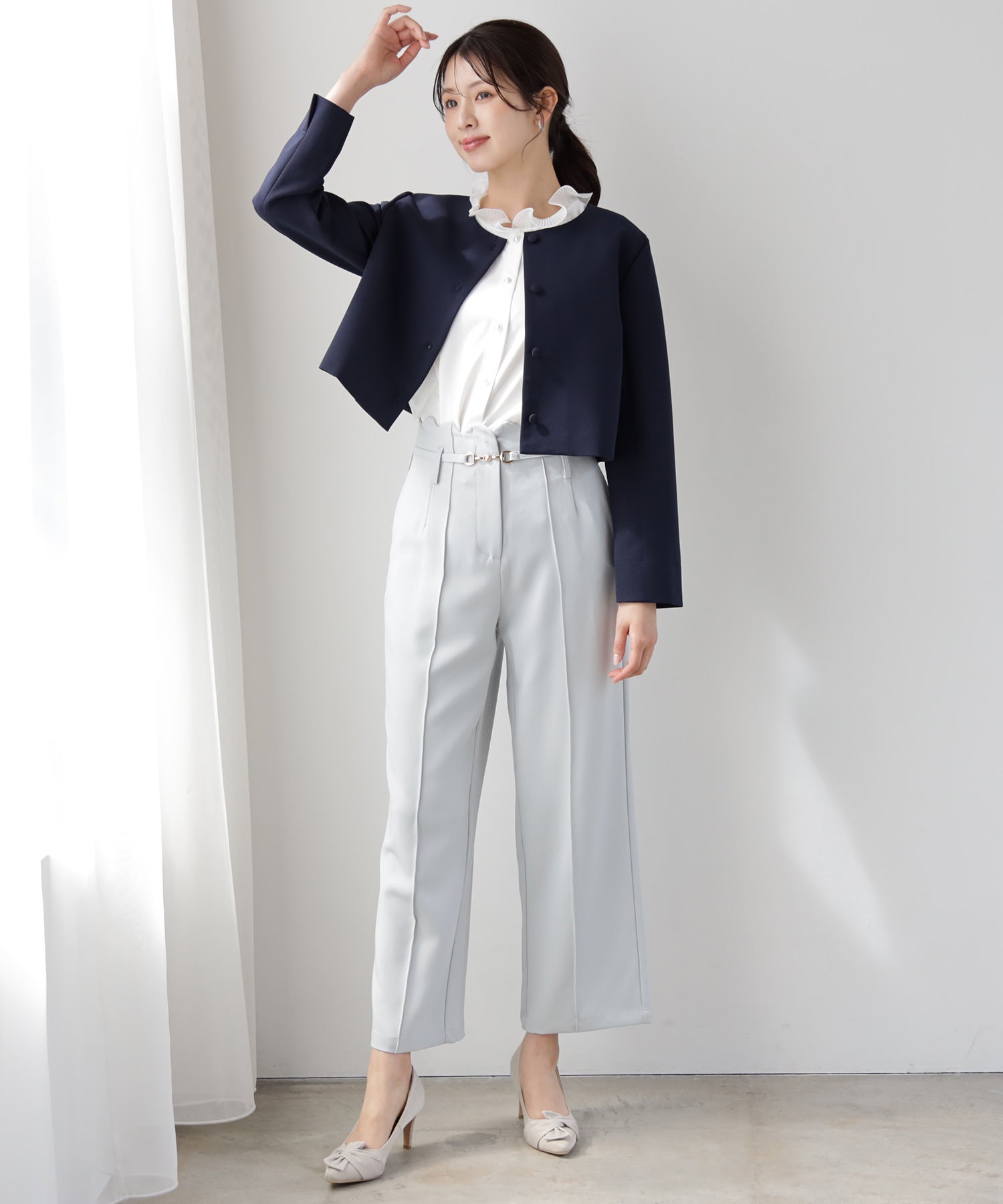 喪服にも使えるノーカラージャケット
dsy0140 ネイビー