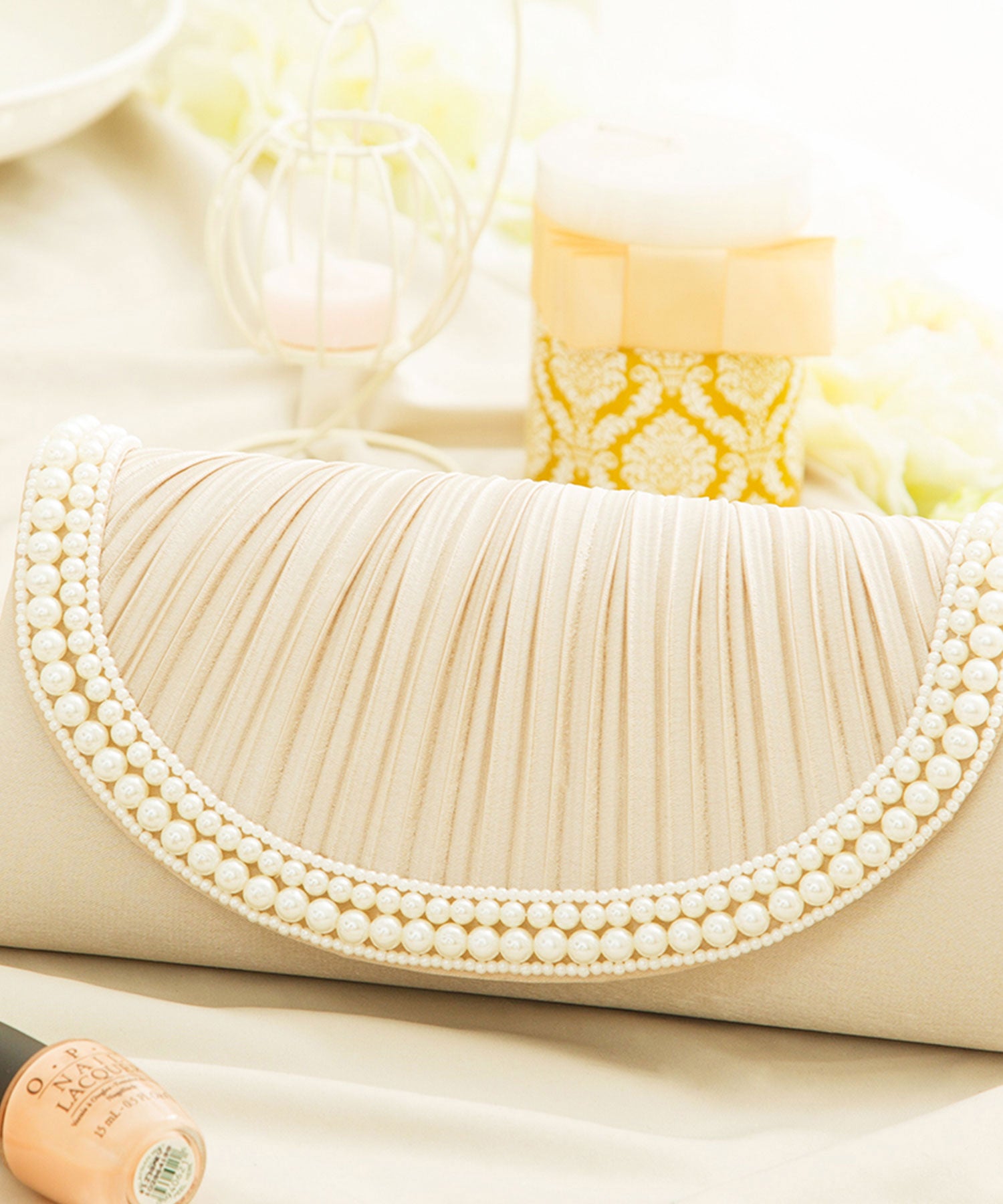 【結婚式・お呼ばれに使えるパーティーバッグ】パールラディアルサテンプリーツクラッチバッグcyb5538-f-beige