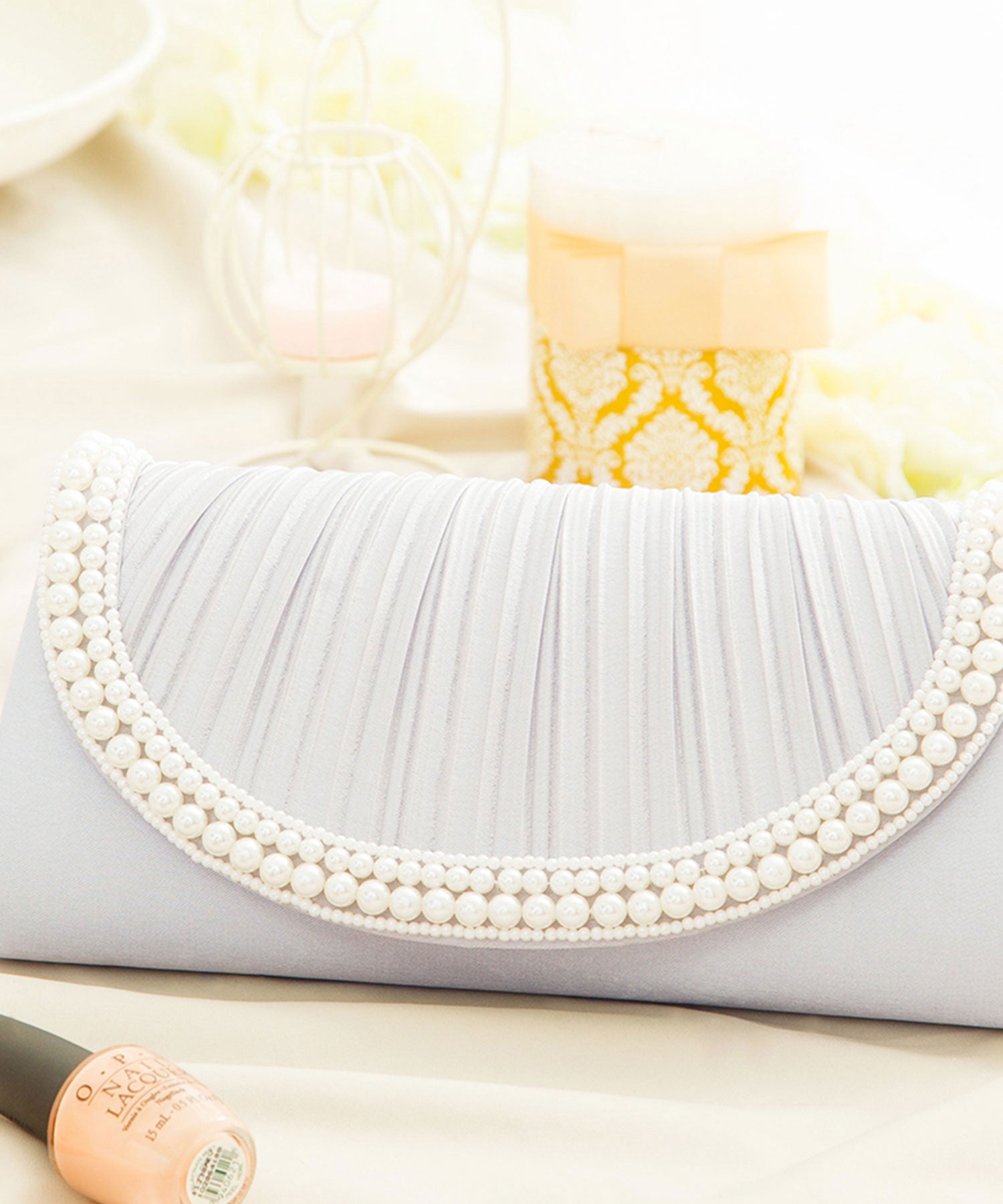 【結婚式・お呼ばれに使えるパーティーバッグ】パールラディアルサテンプリーツクラッチバッグcyb5538-f-silver
