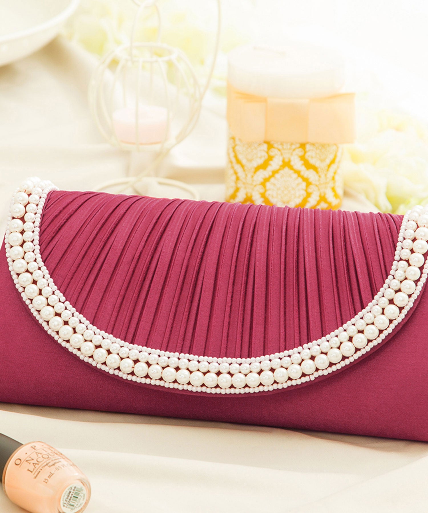 【結婚式・お呼ばれに使えるパーティーバッグ】パールラディアルサテンプリーツクラッチバッグcyb5538-f-winered