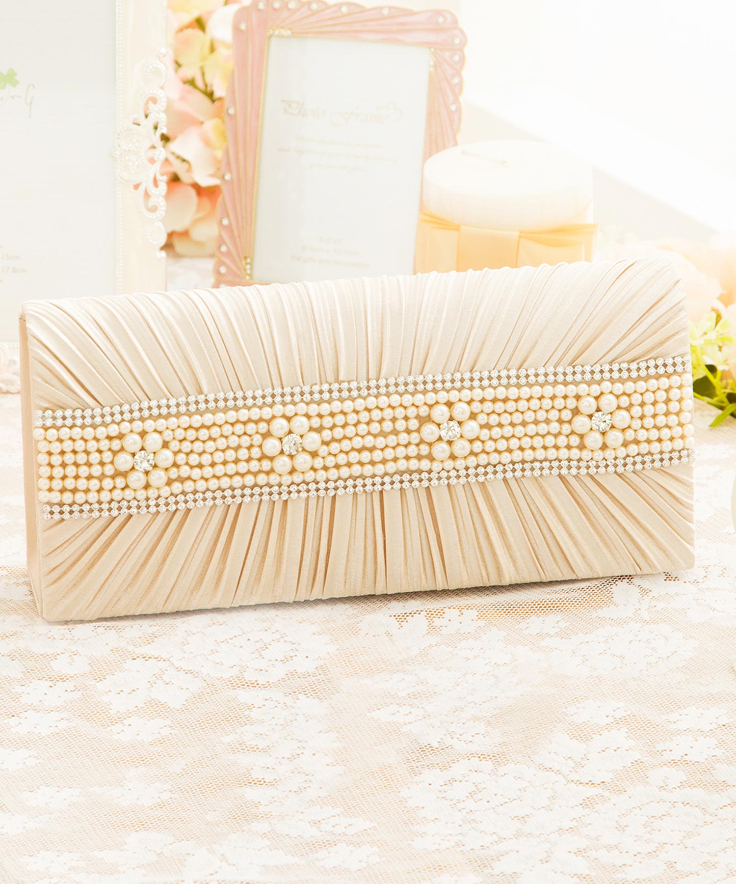 【結婚式・お呼ばれに使えるパーティーバッグ】プリーツパールビジュークラッチバッグcyb5539-f-beige