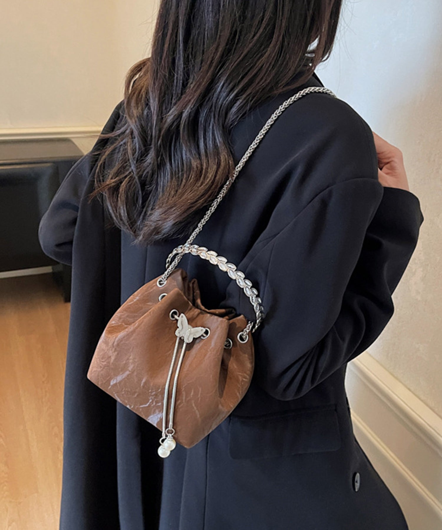 蝶チャームが映えるバッグ 結婚式dsb0018-101-17