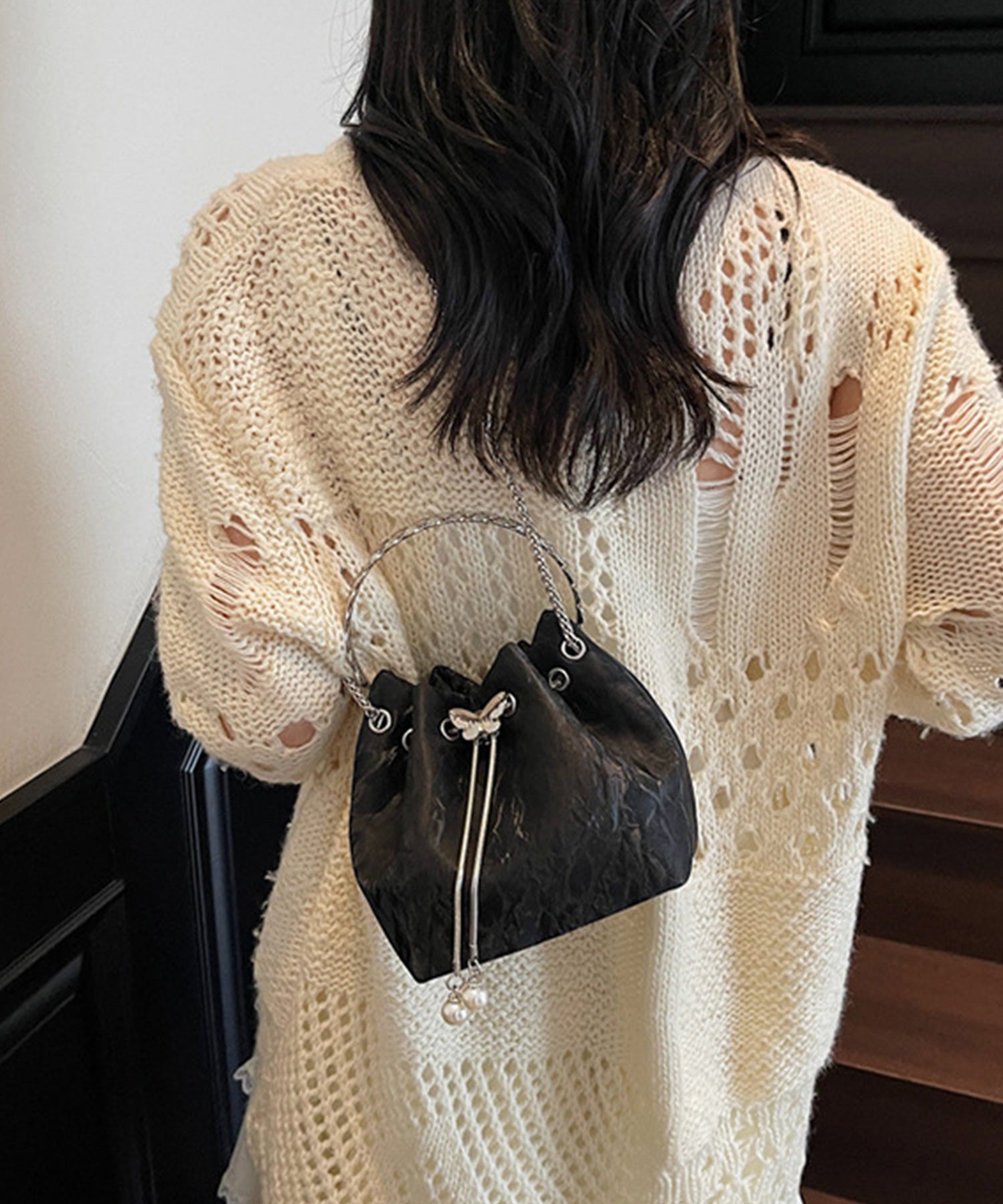 蝶チャームが映えるバッグ 結婚式dsb0018 ブラック