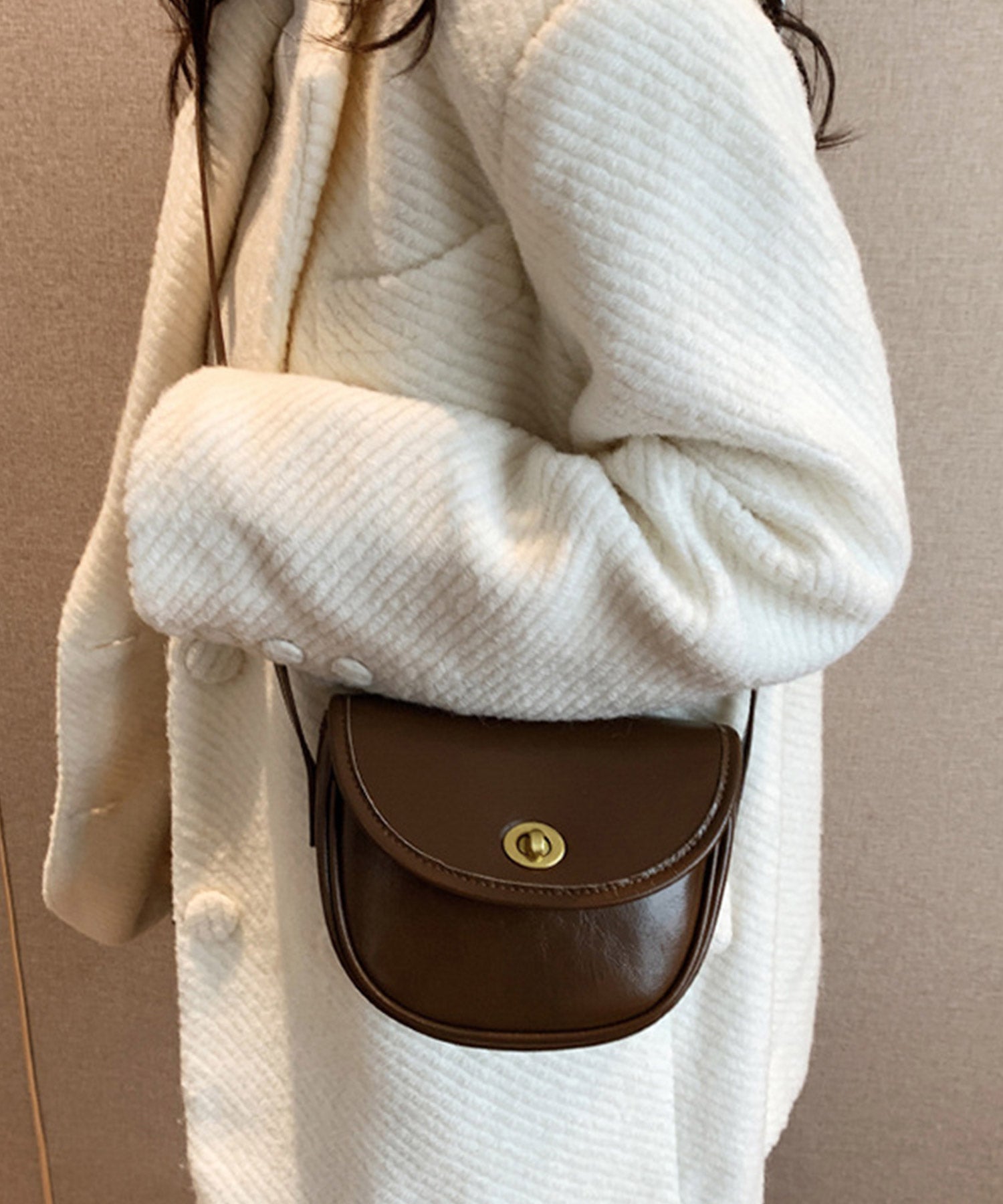 ラウンドフラップ ショルダーバッグdsb0024 ブラウン