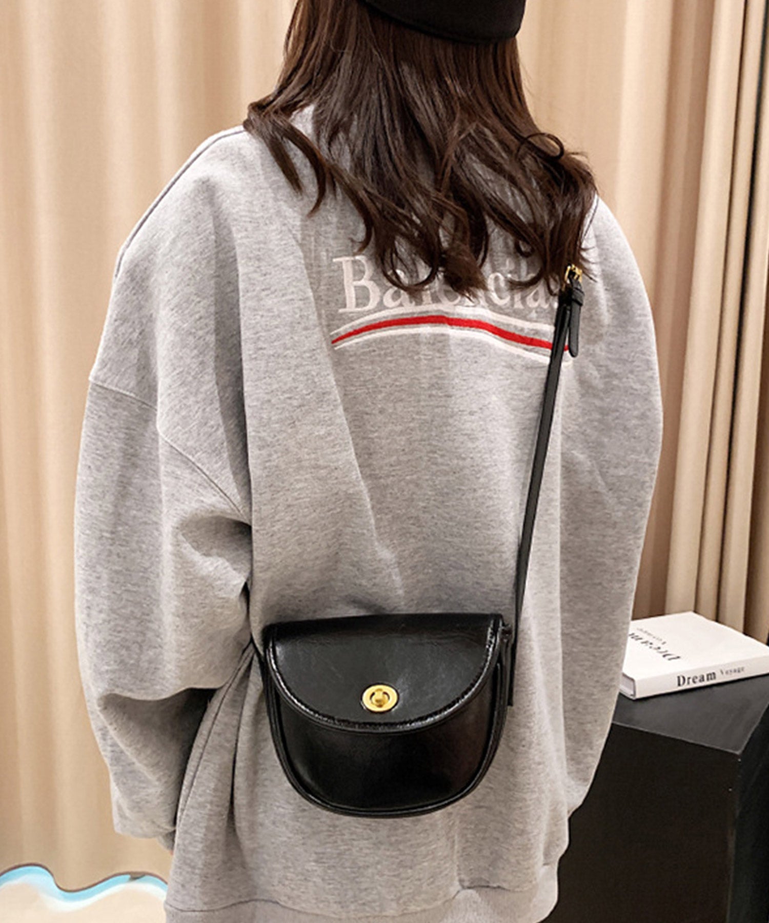 ラウンドフラップ ショルダーバッグdsb0024 ブラック