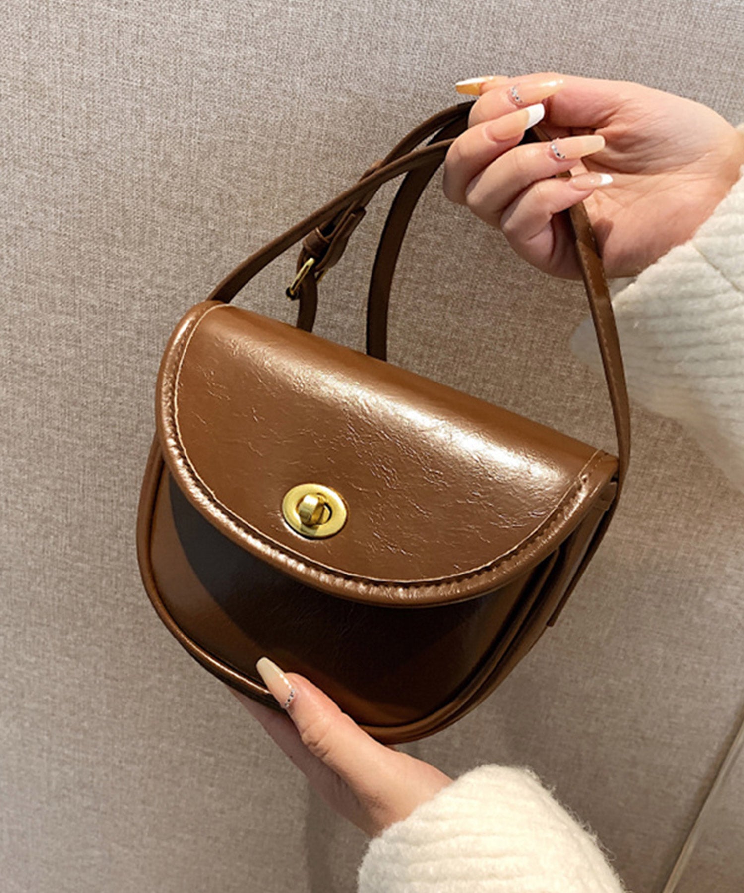 ラウンドフラップ ショルダーバッグdsb0024 ブラウン