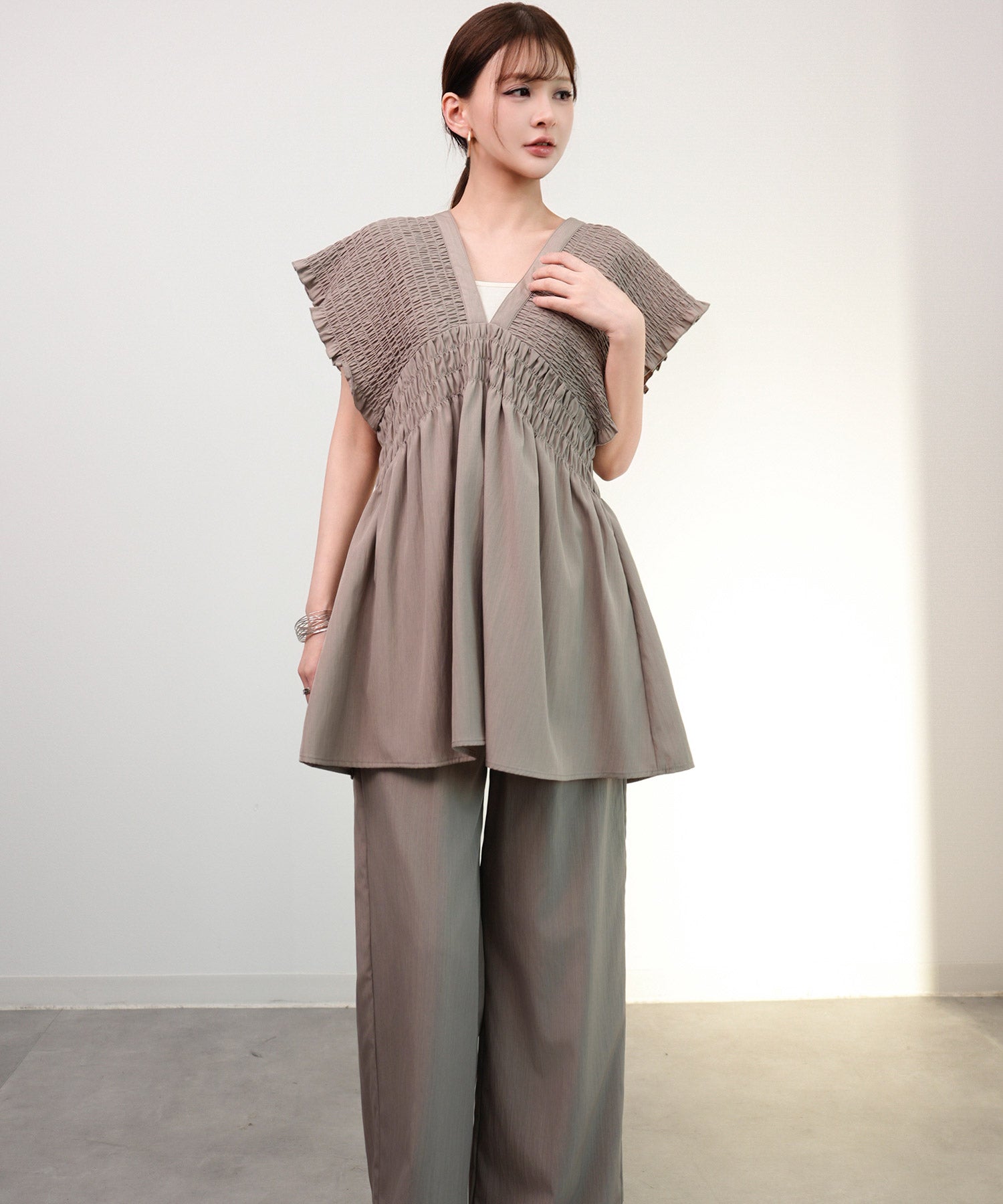 楊柳素材が涼しげなセットアップdsrb4517 ダークベージュ
