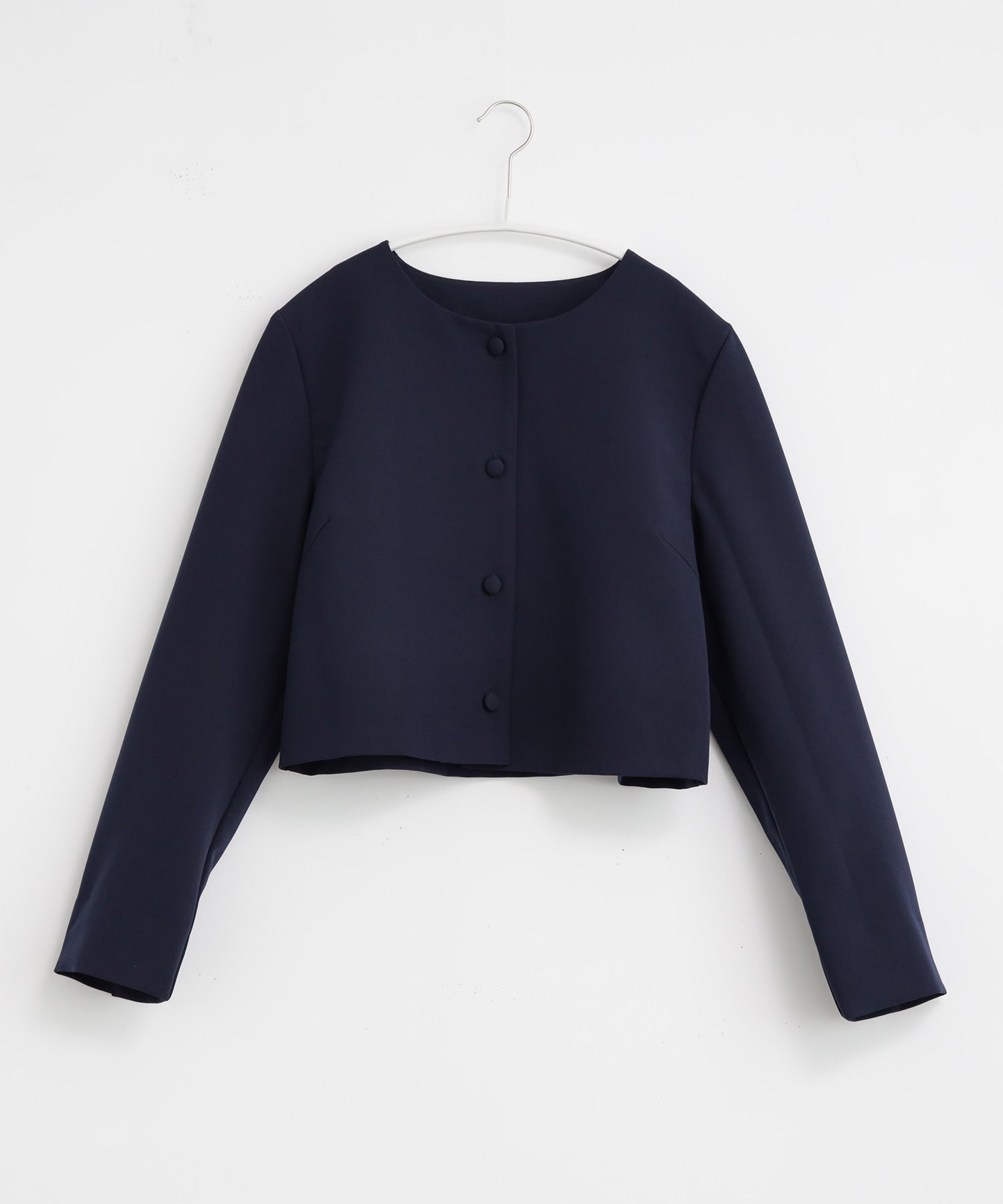 喪服にも使えるノーカラージャケット







dsy0140 ネイビー