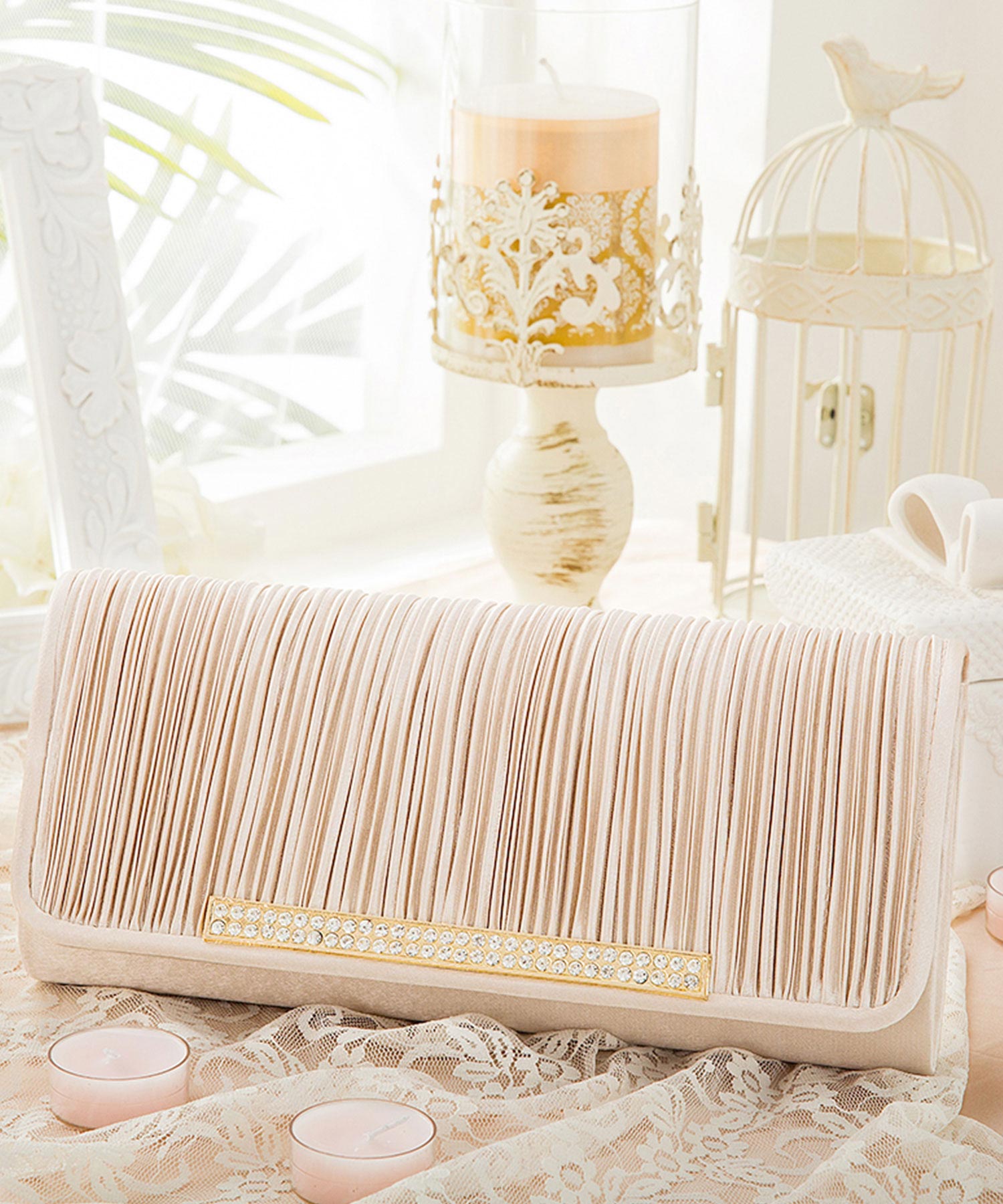 【結婚式・お呼ばれに使えるパーティーバッグ】ビジューラディアルサテンプリーツクラッチバッグcyb5525-f-apricot