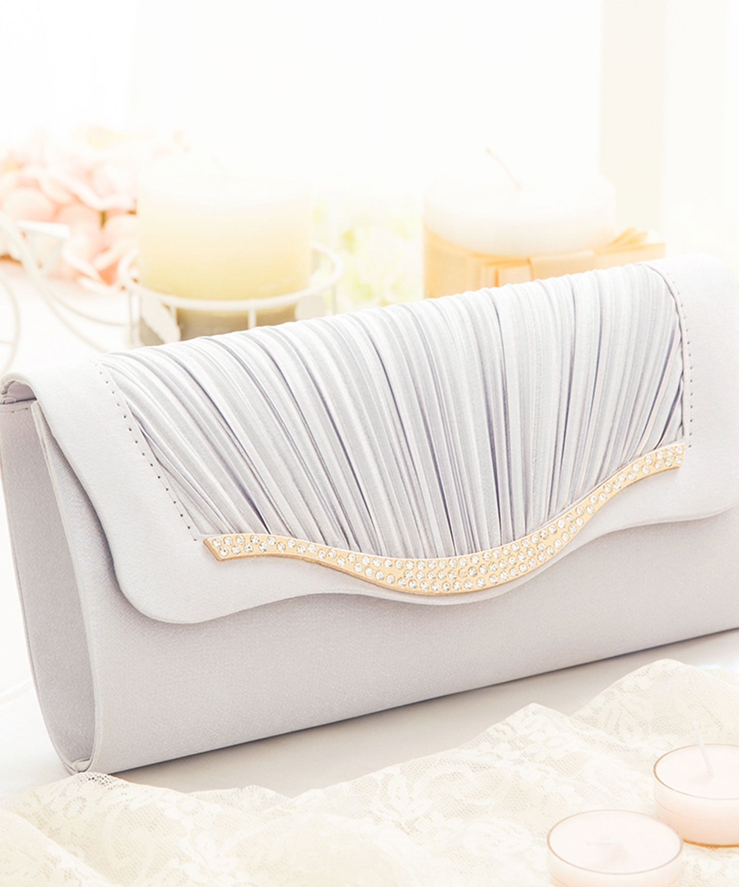 【結婚式・お呼ばれに使えるパーティーバッグ】ビジューラディアルサテンプリーツクラッチバッグcyb5557-f-silver